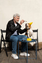 Dry Food or Wet Food for Senior Dogs? A Practical Feeding Guide for Pet Parents