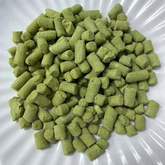 PawDry Freeze-Dried Cat Grass Bites 100g green cat treat pellets for hairball control and digestive health