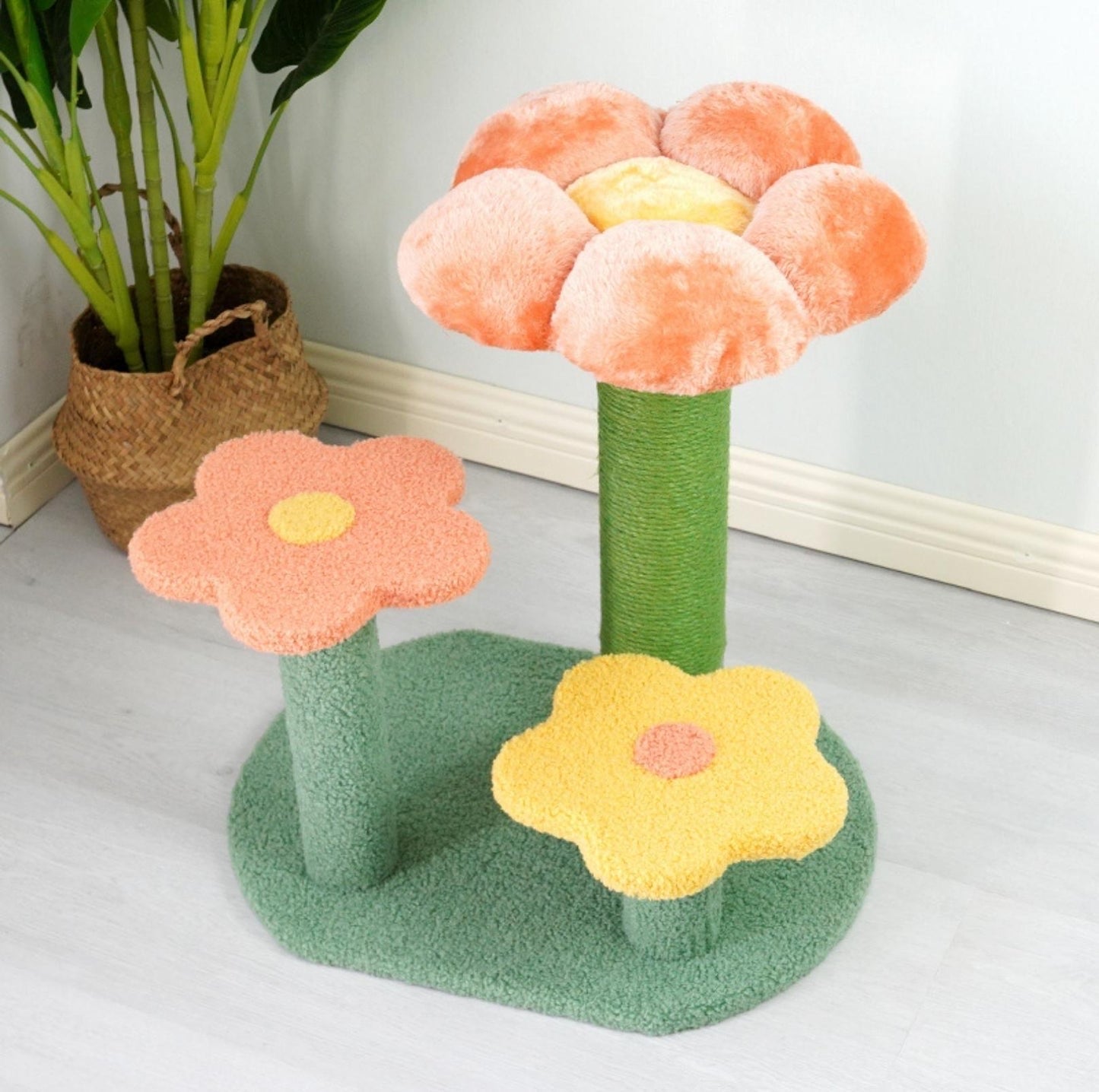 Flower-Styled Cat Tree Scratcher with Scratching Posts