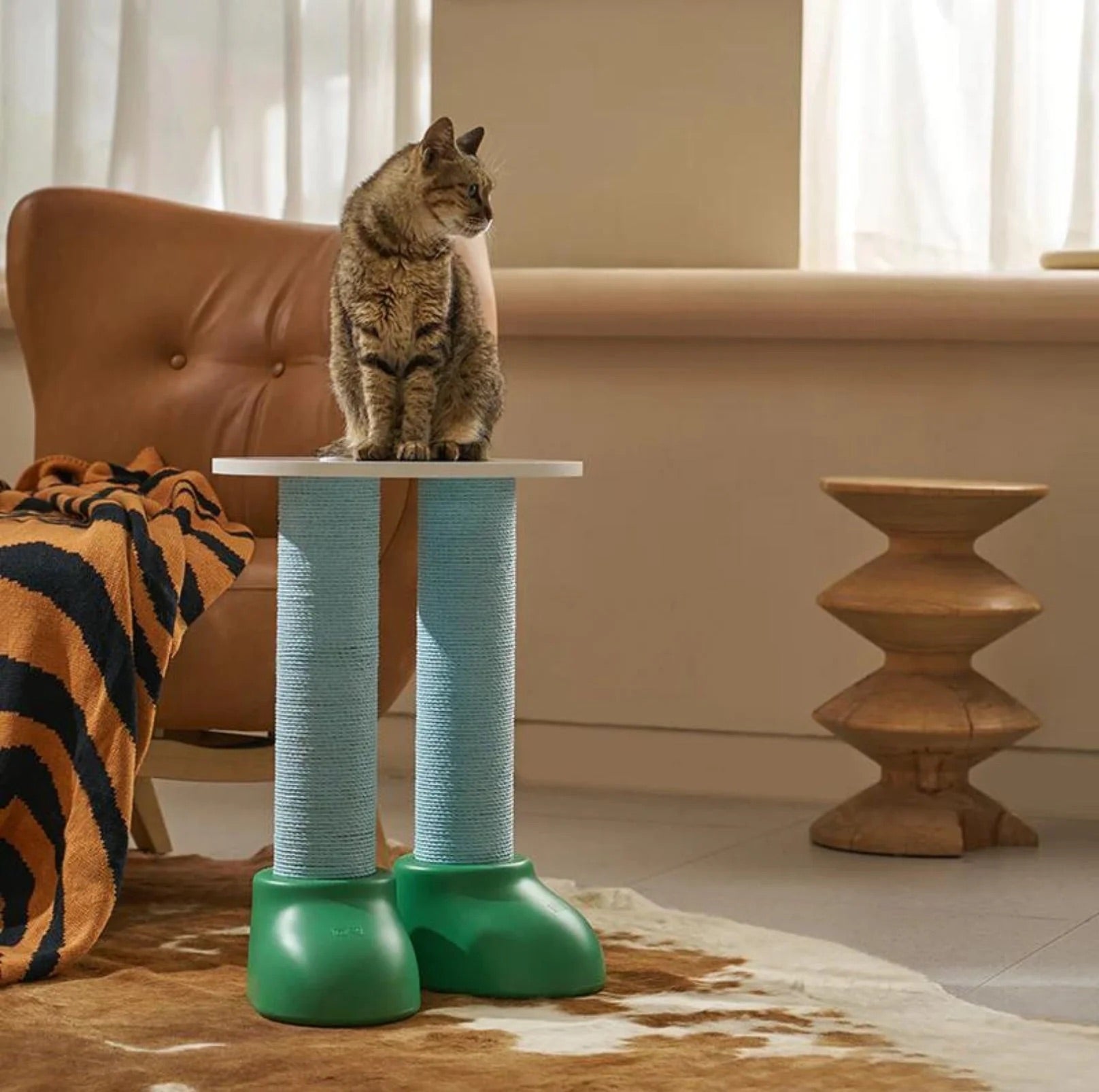 MAKESURE 3-in-1 Cat Scratcher, Bed, and Side Table - Stylish Feline Furniture