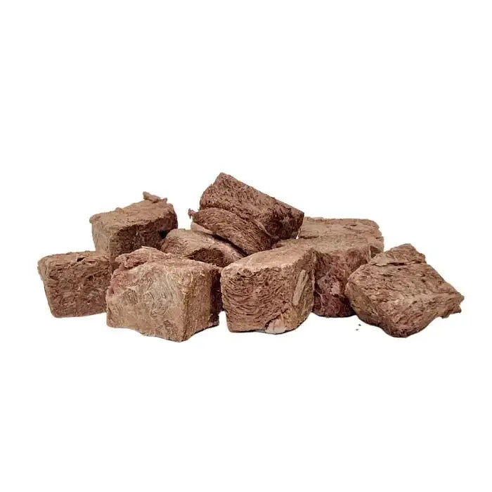 Freezy Paws Freeze Dried Venison Pet Treat 70g - freeze dried cat treats, nutritious venison pieces for pets.