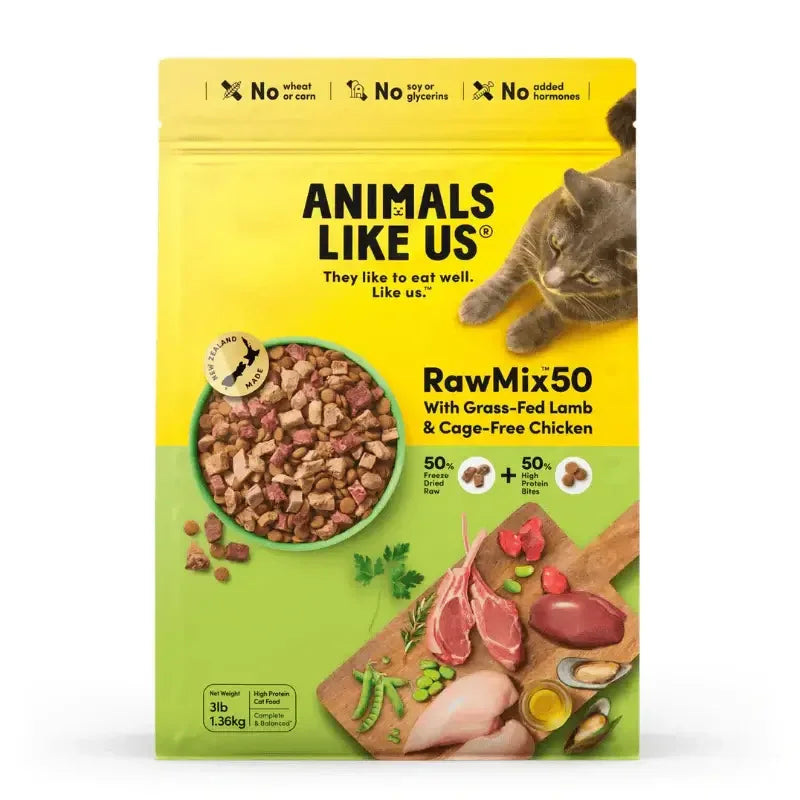 Animals Like Us Freeze Dried Raw Mix 50 Lamb with Chicken Cat Food 1.36 kg packaging with cat image